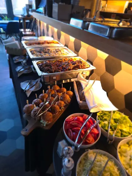 Buffet u chafing posudama